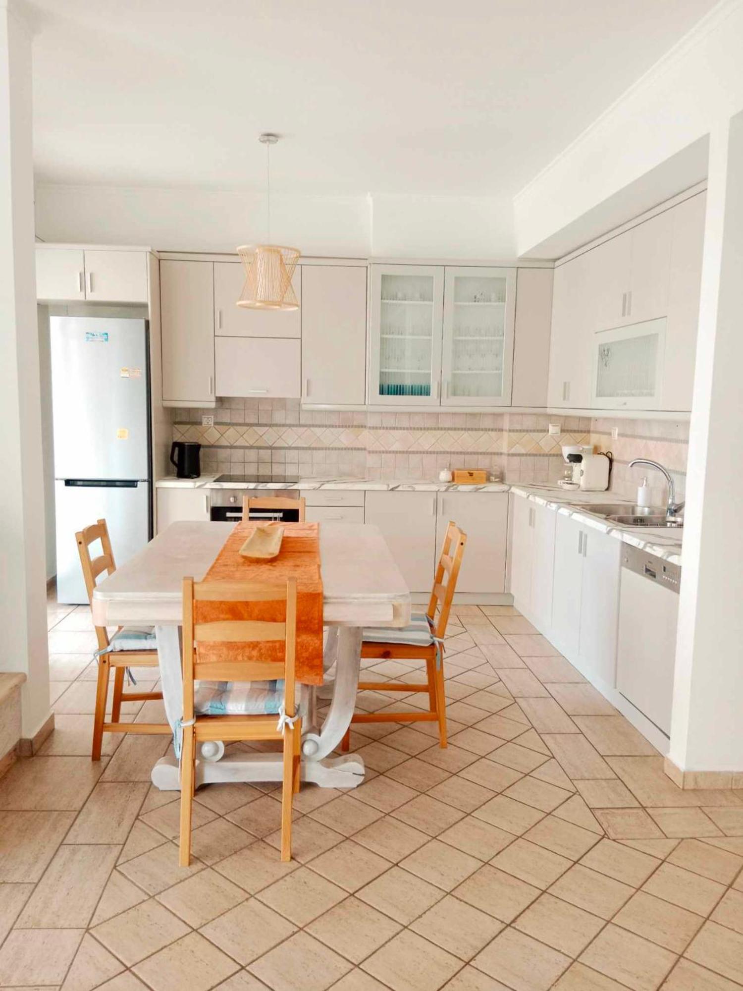 Lazarus 2Bd Apartment In The Center Patras Exteriör bild