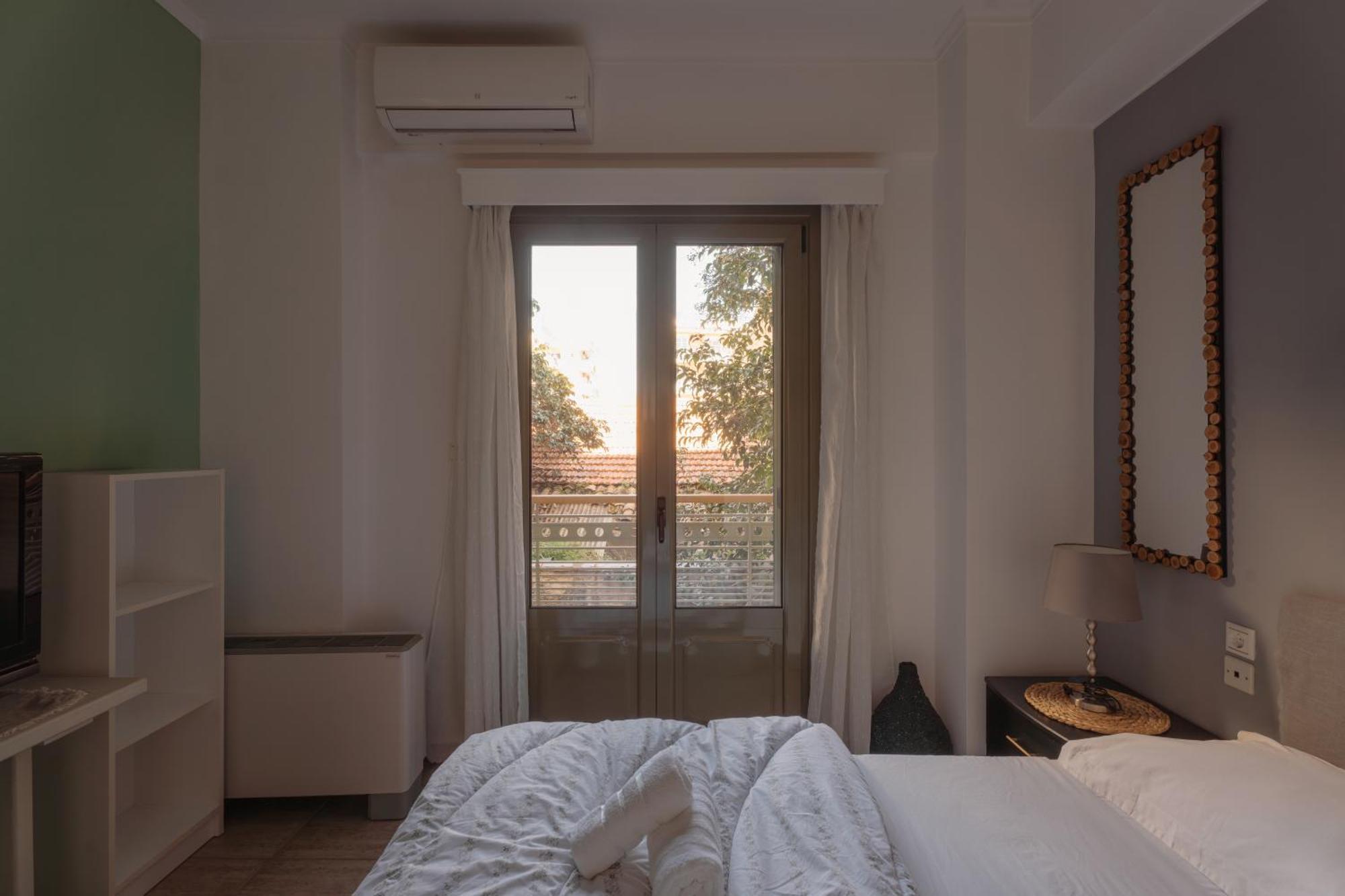 Lazarus 2Bd Apartment In The Center Patras Exteriör bild